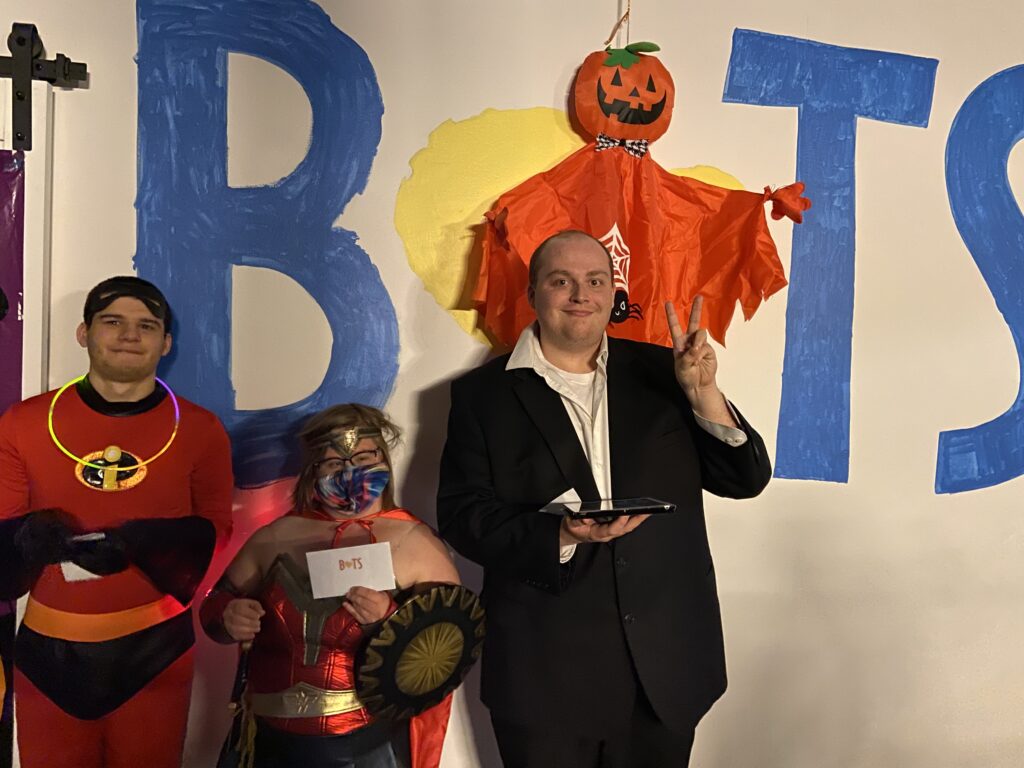 Bring on the Spectrum hosts Halloween dance NewsChannel 13